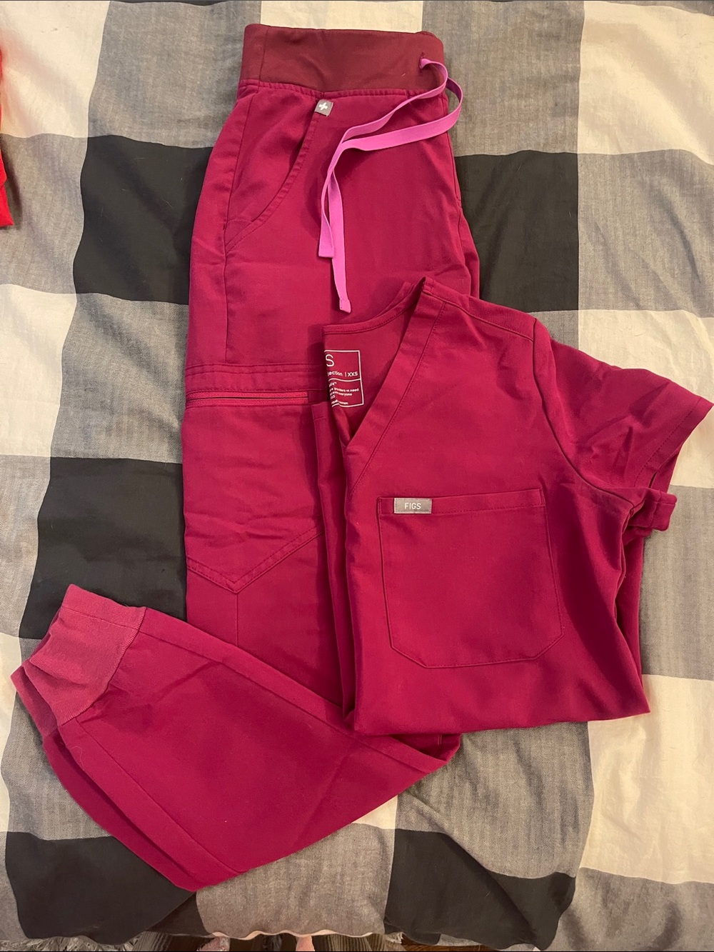 Figs Two-Piece Scrub Set in Raspberry